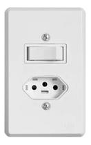 KIT 2 Interruptor 1 Tecla Simples Com Tomada 10 Amperes KIT 2 Interruptor 1 Tecla Simples Com Tomada 10 Amperes