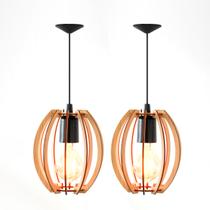 Kit 2 Luminárias Lustre Pendente de Madeira Vazado Aletado Soq E27 15x17cm Kit 2 Luminárias Lustre Pendente de Madeira Vazado Aletado Soq E27 15x17cm