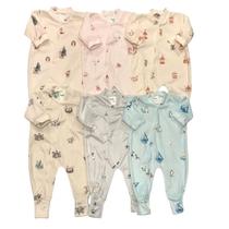 Kit 2 Macacao Bebe Plush Com Pé Reversível Estampa Digital Menina e Menino