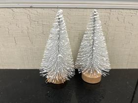 Kit 2 Mini Árvores De Natal Decorativo 05cmx10cm Kit 2 Mini Árvores De Natal Decorativo 05cmx10cm