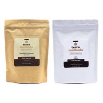 Kit 2 Pacotes de Cafés Terra Molhada 1 Café Especial em Grãos e 1 Café Gourmet Moído 250g cada Arábica Alta Mogiana