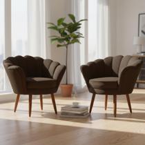 Kit 2 Poltronas Decorativa Pétala Couro Marrom Pés Madeira Mz Decor