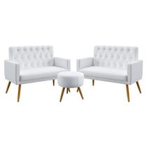 Kit 2 Poltronas Namoradeiras Decorativas Estofadas Nina Com Rodapé E Botões Puff Solar Couro Branco Aradeco