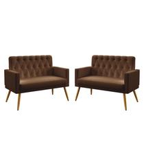 Kit 2 Poltronas Namoradeiras Estofadas para Sala de Estar Vega Rodapé e Botões Capitonê Couro Marrom Arade Kit 2 Poltronas Namoradeiras Estofadas para Sala de Estar Vega Rodapé e Botões Capitonê Couro Marrom Arade
