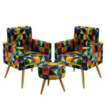Kit 2 Poltronas Para Sala de Estar Nina Rodapé e Capitonê com Puff Solar Sued Estampado Colorido Aradecor