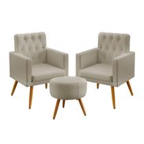 Kit 2 Poltronas Vega Rodapé e Capitonê com Puff Solar Couro Bege Aradecor Kit 2 Poltronas Vega Rodapé e Capitonê com Puff Solar Couro Bege Aradecor