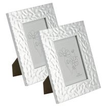 Kit 2 Porta Retrato 10x15cm Borda Larga Tipo Metalizada Cor:Prata Kit 2 Porta Retrato 10x15cm Borda Larga Tipo Metalizada Cor:Prata