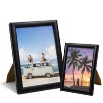 Kit 2 Porta Retrato Moldura Madeira Preto Fosco Black Prime Classic 15x21 e 20x25 Vertical e Horizontal Kit 2 Porta Retrato Moldura Madeira Preto Fosco Black Prime Classic 15x21 e 20x25 Vertical e Horizontal