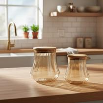 Kit 2 Potes De Vidro Herméticos Âmbar Tampa De Bambu Kit 2 Potes De Vidro Herméticos Âmbar Tampa De Bambu