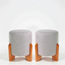 Kit 2 Puff Piave Redondo Decorativo Tecido em Linho Puffe Pés Madeira Maciça