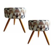 Kit 2 Puffs Decorativo Redondo classic Banqueta com Pés de Madeira Palito Tecido Suede Triângulo Bege - Maitê Moda Casa