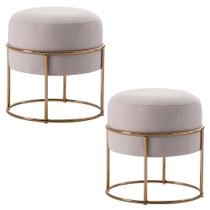 Kit 2 Puffs Decorativos Redondos Squillo Pés em Aço Bege/Dourado G66 - Gran Belo