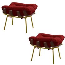 Kit 2 Puffs Decorativos Sala de Estar Abel Base de Madeira Dourada Veludo Vermelho G41 - Gran Belo Kit 2 Puffs Decorativos Sala de Estar Abel Base de Madeira Dourada Veludo Vermelho G41 - Gran Belo