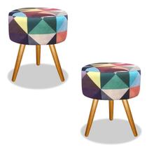 Kit 2 Puffs - Puff Redondo, Suede Triângulo Colorido Kit 2 Puffs - Puff Redondo, Suede Triângulo Colorido