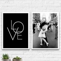 Kit 2 Quadros Love Beijo Segunda Guerra 45X34 Moldura Preta