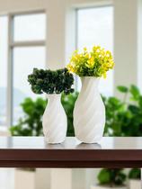 Kit 2 Vasos Twist Decorativos Modernos para Flores Artificiais, ideal para Sala, Quarto, Escritório Kit 2 Vasos Twist Decorativos Modernos para Flores Artificiais, ideal para Sala, Quarto, Escritório