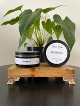 Kit 2 Velas Aromáticas Perfumadas - Madeira e Pêssego Kit 2 Velas Aromáticas Perfumadas - Madeira e Pêssego