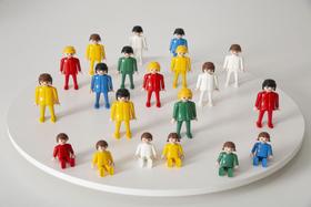 Kit 20 Bonecos Playmobil + 2 bebês - Bonecos para Constelação Familiar