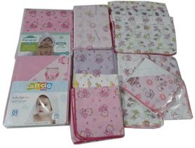 Kit 20 Fraldas 2 Toalha Capuz 4 Cueiro 1 Travesseiro Menina Kit 20 Fraldas 2 Toalha Capuz 4 Cueiro 1 Travesseiro Menina