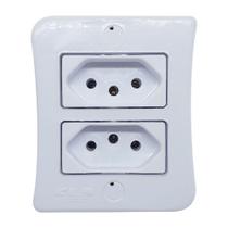 Kit 20 Tomada Dupla 2p+t 20A Sobrepor Com Placa Espelho Externo Branco Linha Viena Bivolt 127v e 250v