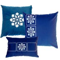 Kit 3 Almofadas Bordadas em Veludo Azul Petróleo - Safira Kit 3 Almofadas Bordadas em Veludo Azul Petróleo - Safira