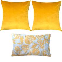 Kit 3 Almofadas Composê Veludo Amarelo Liso e Floral Kit 3 Almofadas Composê Veludo Amarelo Liso e Floral