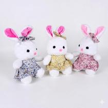 Kit 3 Coelho de Páscoa Pelúcia Coelhinho Roupa Florida 30cm Cor:Sortido