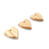 Kit 3 Corações Recorte Madeira Pinus 04 Decoração Rústica para Parede ou Artesanato Kit 3 Corações Recorte Madeira Pinus 04 Decoração Rústica para Parede ou Artesanato