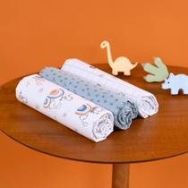 Kit 3 Cueiros Flanelado Bebê com Estampas Encantadoras