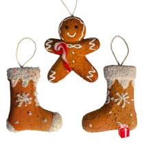 Kit 3 Enfeites Natalinos Design Biscoito com Boneco de Gengibre e Meias Decorativas