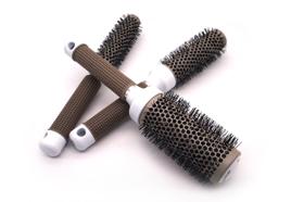 Kit 3 Escovas Profissional Redonda Metal Vazada Térmica Para Escovação Modelagem de Cabelo Penteados