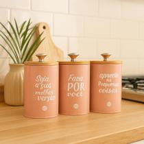 Kit 3 Latas Herméticas Com Frases e Tampa de Bambu - Kit Pink