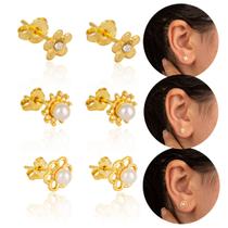 Kit 3 Pares de Brincos Femininos Flores Douradas com Pérola Delicados Kit 3 Pares de Brincos Femininos Flores Douradas com Pérola Delicados
