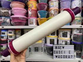 Kit 3 Peças Rolo de Massa Vinho e Molde Tupperware Kit 3 Peças Rolo de Massa Vinho e Molde Tupperware