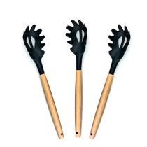 Kit 3 Pegadores de Macarrão Silicone Cabo Madeira 32cm Preto Kit 3 Pegadores de Macarrão Silicone Cabo Madeira 32cm Preto