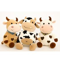 Kit 3 Pelúcias Animais da Fazenda 25cm Boi Branco, Touro Marrom e Vaca Malhada Decorativa Infantil - HAS Brasil Kit 3 Pelúcias Animais da Fazenda 25cm Boi Branco, Touro Marrom e Vaca Malhada Decorativa Infantil - HAS Brasil