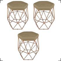 Kit 3 Puff Decorativos Aramado Hexagonal Suede Cores Pé Aramado Bronze/Dourado/Preto - Clique E Decore