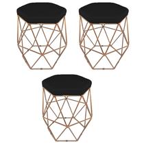 Kit 3 puff decorativos para sala hexagonal aramado base bronze suede preto - clique e decore