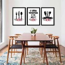 Kit 3 Quadros Cozinha Temperada Com Amor 33X24 C/Vidro Preta