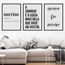 Kit 3 Quadros O Sorriso é a Coisa Mais Bela 45x34cm - com vidro