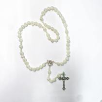 Kit 3 Terços rosa religioso medalha crucifixo São Bento prata moderna - Filó Modas