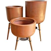 Kit 3 Vasos Para Plantas e Decoração com Tripé de Madeira Kit 3 Vasos Para Plantas e Decoração com Tripé de Madeira