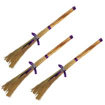 Kit 3 Vassouras de Bruxa Decorada Com Fita Cetim Caveira