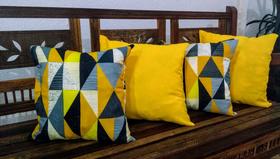 Kit 4 Capas de Almofadas 45x45cm Gorgurinho Geométrico Amarelo/Oxford Preto