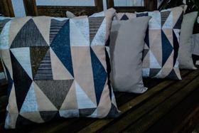 Kit 4 Capas de Almofadas 45x45cm Gorgurinho Geométrico Cáqui/Oxford Cáqui