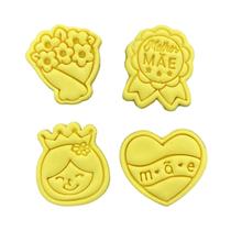 Kit 4 Cortador Biscoito Dia das Mães Medalha Buquê Kit 4 Cortador Biscoito Dia das Mães Medalha Buquê