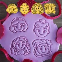 Kit 4 Cortadores Branca Neve Cinderela Merida Ariel 6cm