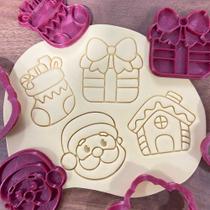 Kit 4 Cortadores Natal Papai Noel Meia Casa Presente