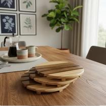 Kit 4 Descanso Suporte De Panela Redondo Em Madeira Duas Cores- 18x18 CM