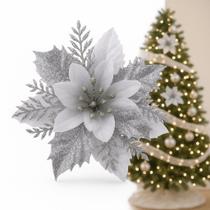 Kit 4 Flores Poinsetia Prata com Glitter 14cm - Decoração Natalina Premium para Árvores, Guirlandas e Arranjos Festivos Kit 4 Flores Poinsetia Prata com Glitter 14cm - Decoração Natalina Premium para Árvores, Guirlandas e Arranjos Festivos